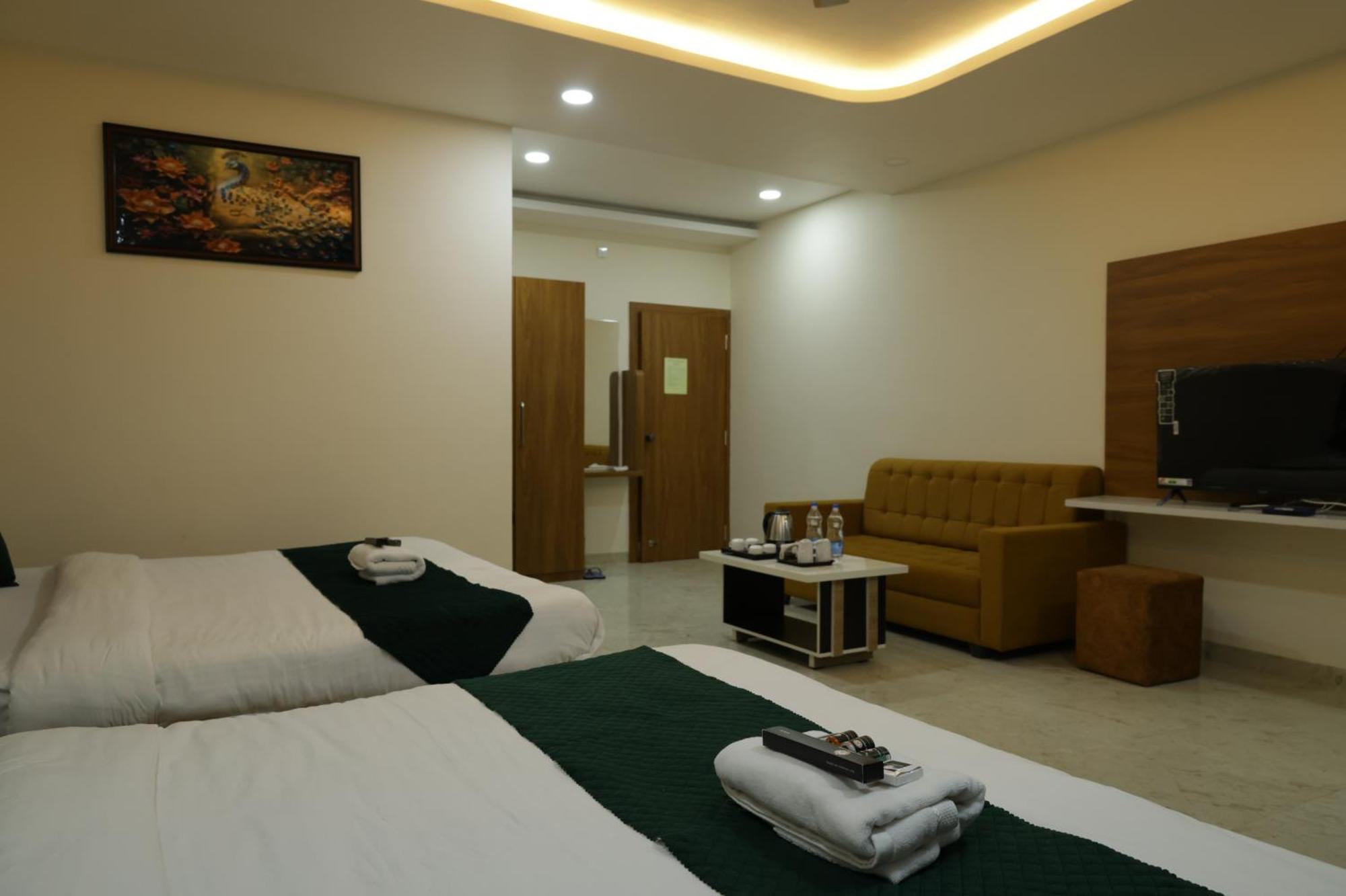 Hotel The Prime Land Hoshangabad Eksteriør billede