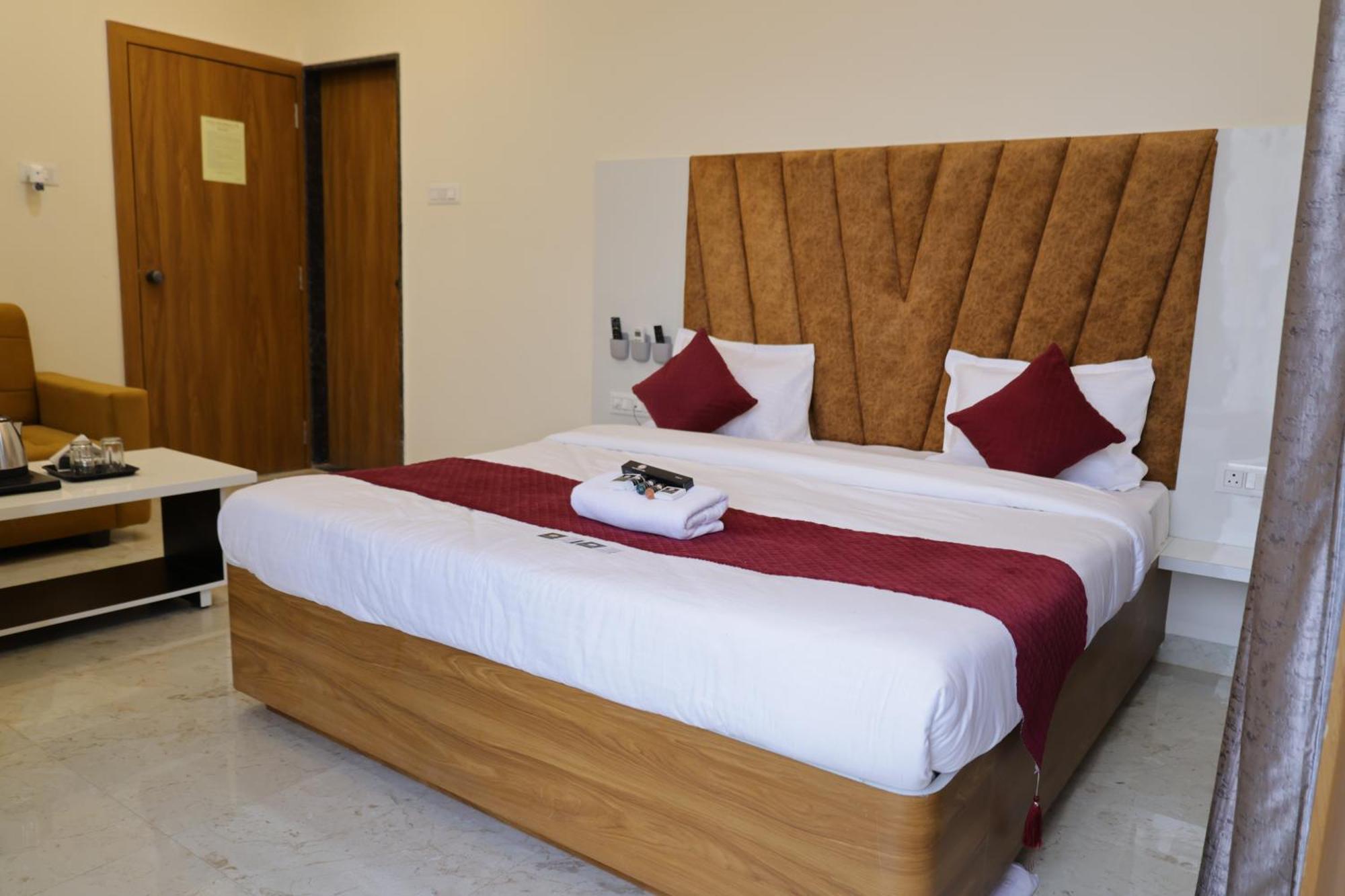 Hotel The Prime Land Hoshangabad Eksteriør billede