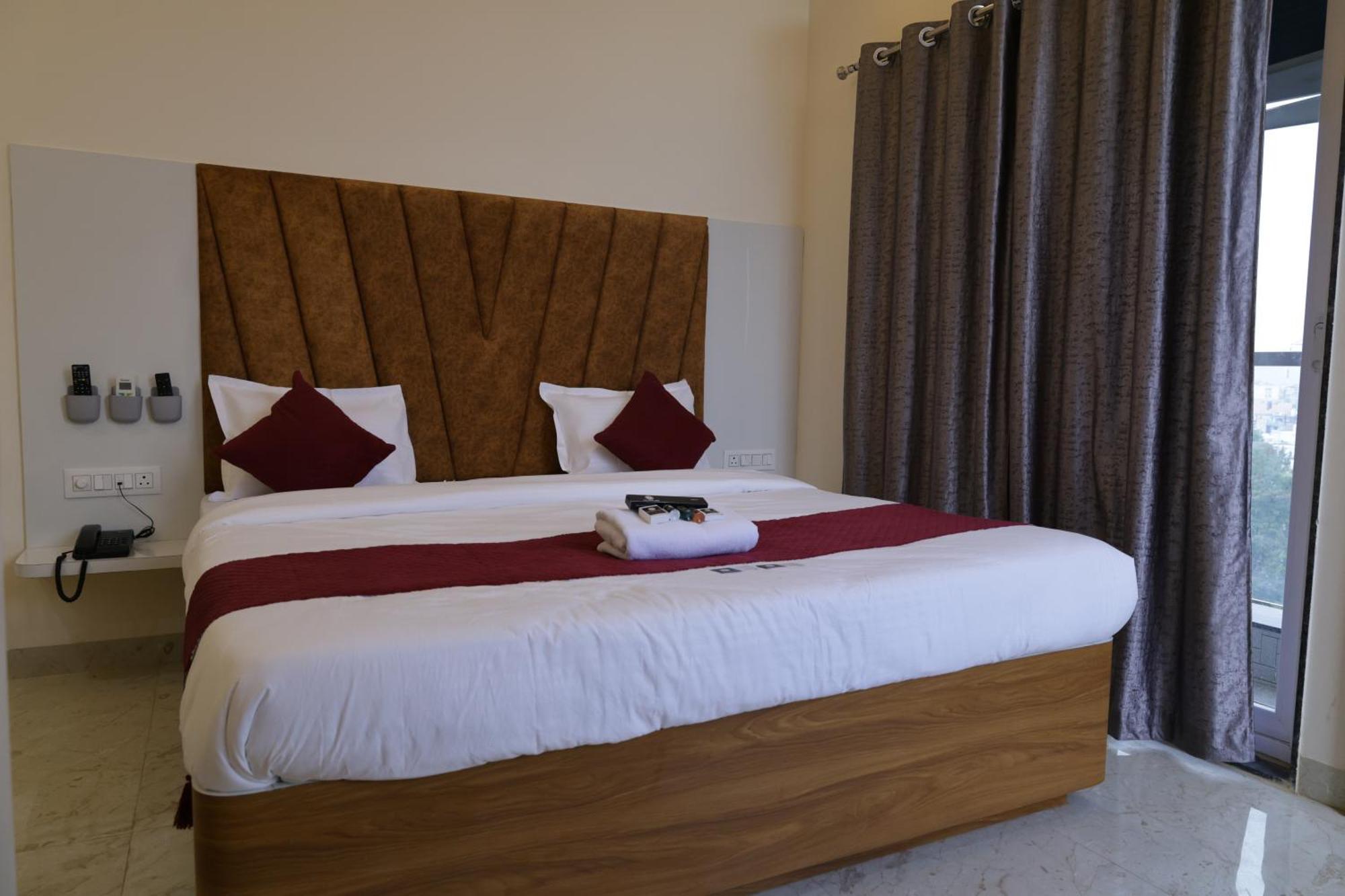 Hotel The Prime Land Hoshangabad Eksteriør billede